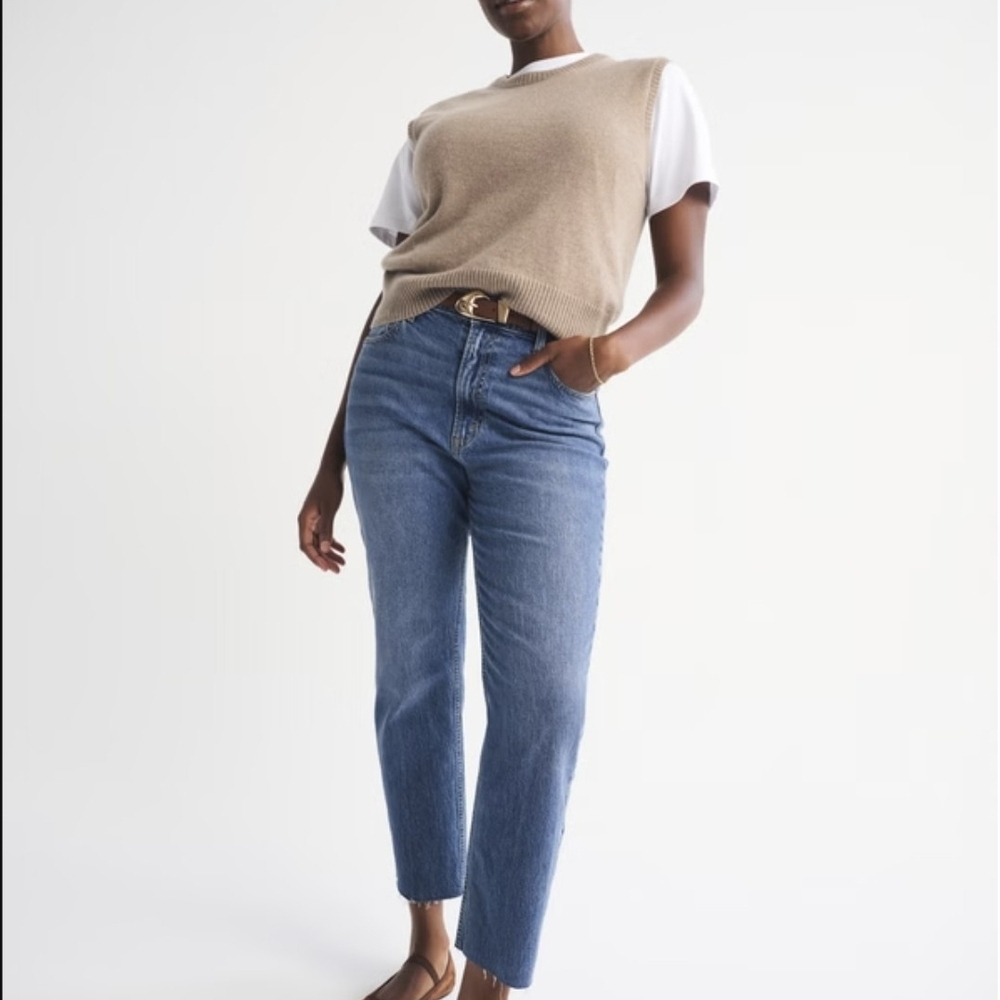 Abercrombie & Fitch Curve Love High Rise Straight Jean Ankle Size 27 4 Raw Hem